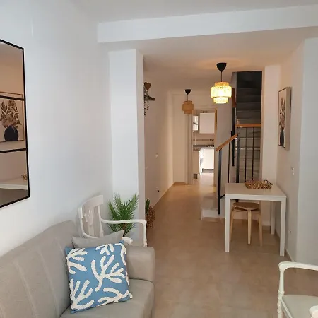 Apartment Amazing & Renovated 2-bedroom Flat In