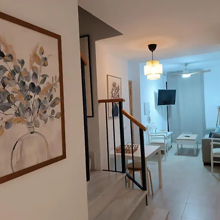 Amazing & Renovated 2-bedroom Flat In Apartment *