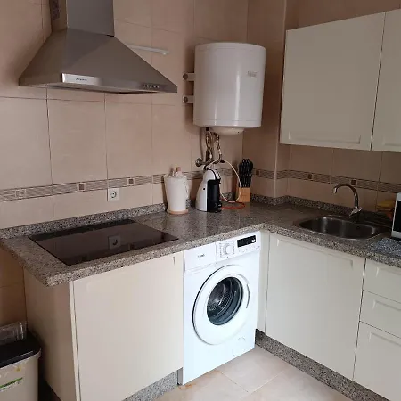 Amazing & Renovated 2-bedroom Flat In Apartment *