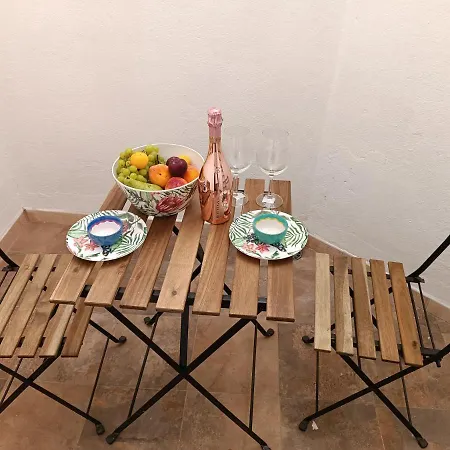 Amazing & Renovated 2-bedroom Flat In *