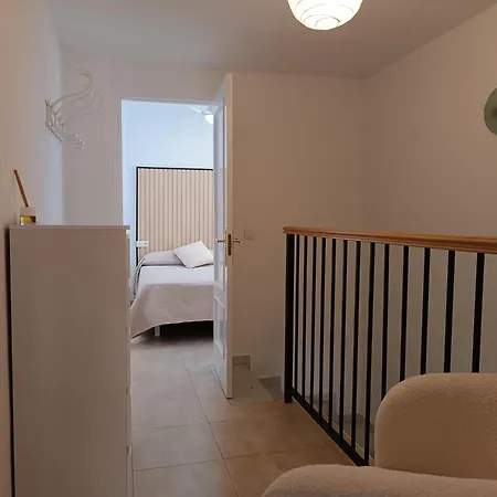 Amazing & Renovated 2-bedroom Flat In *