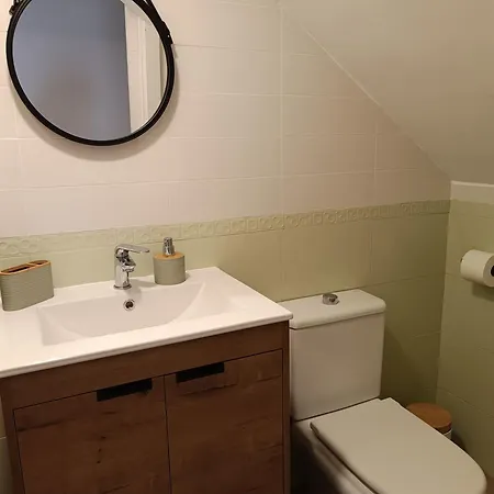 Amazing & Renovated 2-bedroom Flat In *